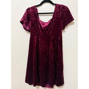 Velvet Party Dress Women's Medium Short Sleeve Tie Back Fit & Flare Maroon‎